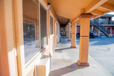 Traveler's Rest Motel