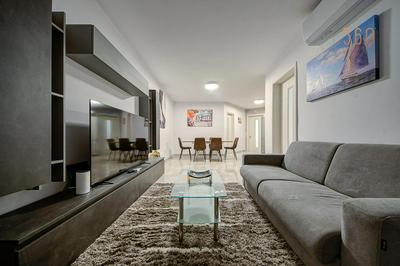 Lovely 2BR home with Backyard & Sofabed in Gzira by 360 Estates