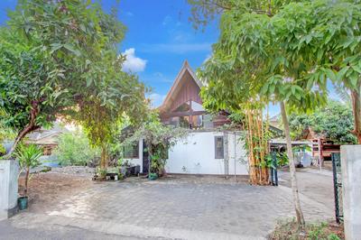 Capital O 94274 Homestay Balimoelih