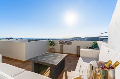 Ultimate Rentals - Penthouse in Estepona with panoramic sea view