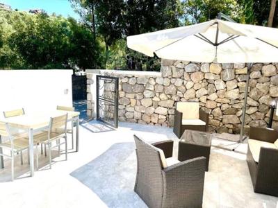 Ischia-Forio-Punta Caruso-La Grille du coq-villa 1 il prezzo della villa è riferito all'intero alloggio con il limite delle persone previste n 4