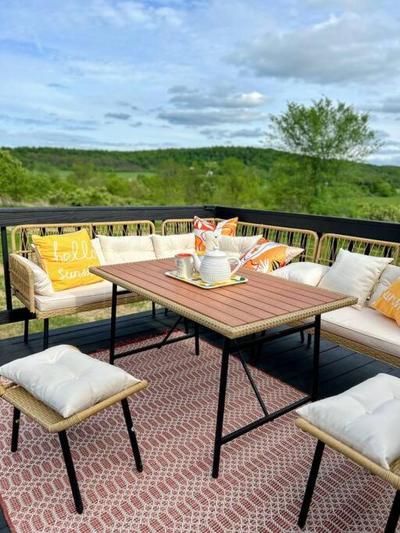 Bliss of Burdett on the Seneca Wine Trail w Hottub and Barbecue
