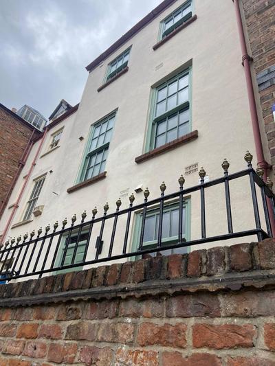 Entire home in perfect old town location