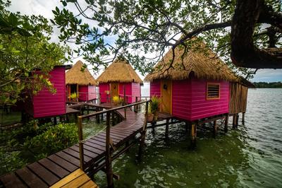 Urraca Monkey Island Eco Resort