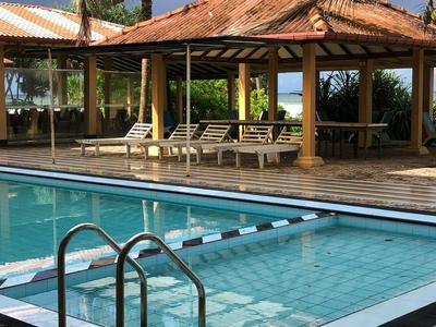 Hikkaduwa villa on the beach