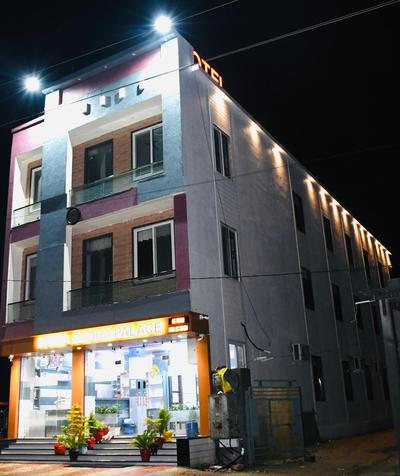 Hotel Radha Palace & Restaurant