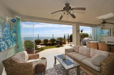 La Perla Beachfront 3 bed Apartment Casares Costa