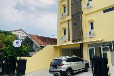 RedDoorz near Paragon Mall Semarang 2