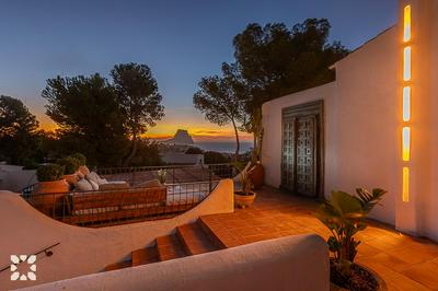 Villa Piedra De La Luna by Abahana Villas