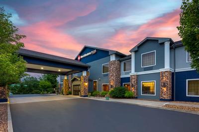 Best Western PLUS Victor Inn & Suites