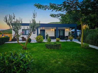 Villa Ela
