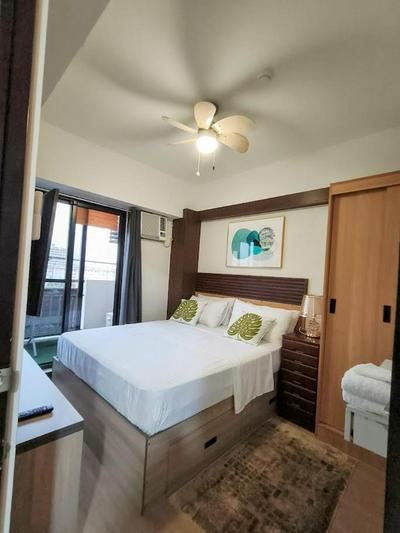 Luxury 2 BR condo unit near NAIA