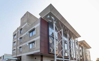 Capital O Swan Paradise