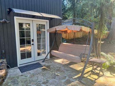Garden Suite Two Bedroom with Hot Tub Sauna Outdoor kitchen and Game Room