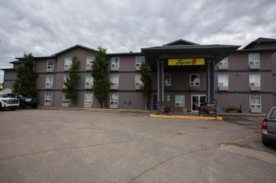 Super 8 by Wyndham Whitecourt