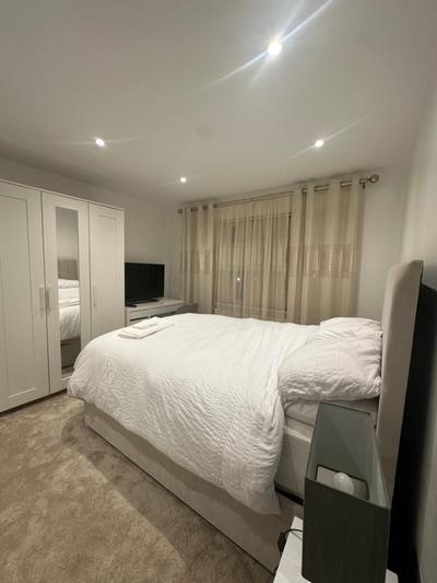 Modern Room in Cheshunt