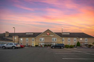 Best Western PLUS Revere Inn & Suites
