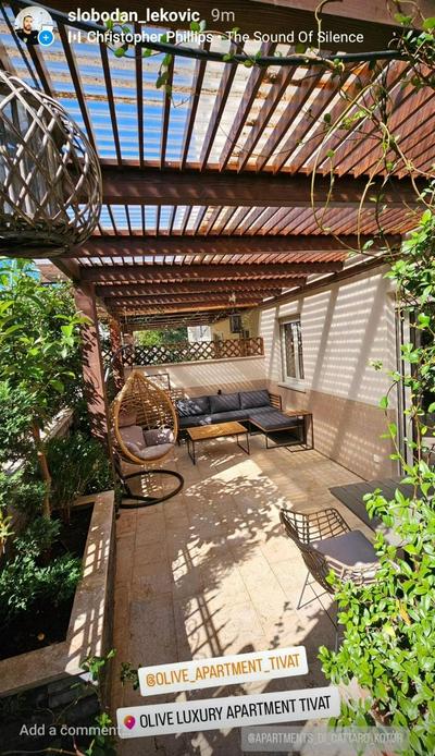 Olive Lux Apartment with Parking