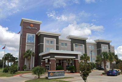 La Quinta by Wyndham Pearsall