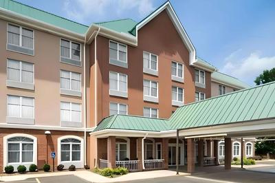 Comfort Inn & Suites Cuyahoga Falls - Akron