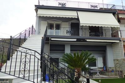 Efi's House
