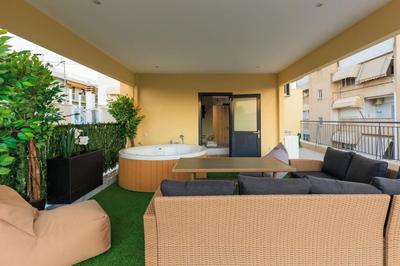 Aiolos Rooftop JUCCUZI with view near the centre NEA smyrni