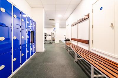 Chic property near Tower Hill with a gym