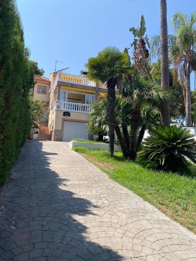 Alquilo chalet completo
