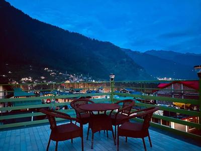 Vista Resort - Centrally Heated ! Air Cooled ! - Managed BY The Four Season ! Close to Manali Mall Road