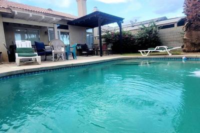 Sunshine Daydream by the Pool and Spa