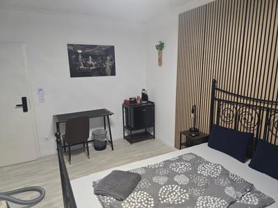 Zimmer mit privatem Badezimmer