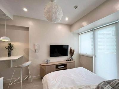 Rox place at The Residences at Commonwealth QC