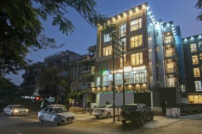 Hotel The Emporio Grand Near Vaishali Metro Station