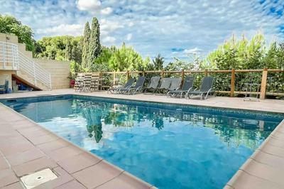 Premium villa with private pool & garden by REMS