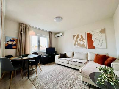 Newly Renovated Urban Oasis