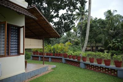 Ra Ga by Dhwani Backwater Stay - Entire Riverside Space with Garden View
