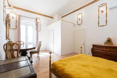 Historic suite next to the castle
