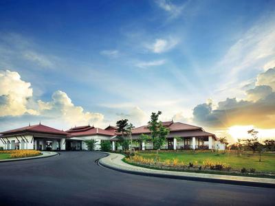 The Lake Garden Hotel Nay Pyi Taw - MGallery Collection