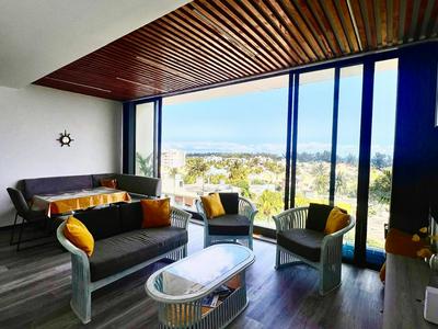 Cozy Seaview Penthouse