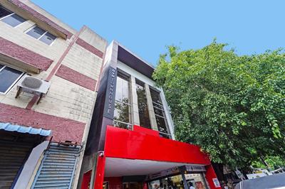 Super Townhouse Anna salai