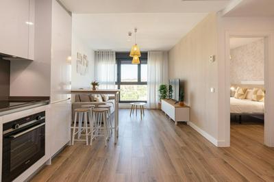 Skyline IV Pool & Coworking by ELE Apartments
