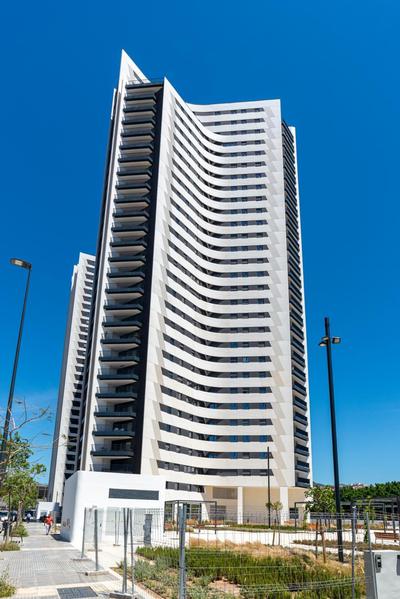Skyline VI Pool & Coworking by ELE Apartments