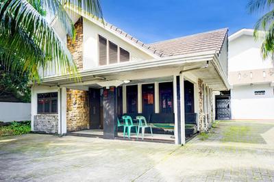 RedDoorz near Gajah Mada Park Medan