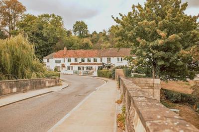 Shillingford Bridge Hotel