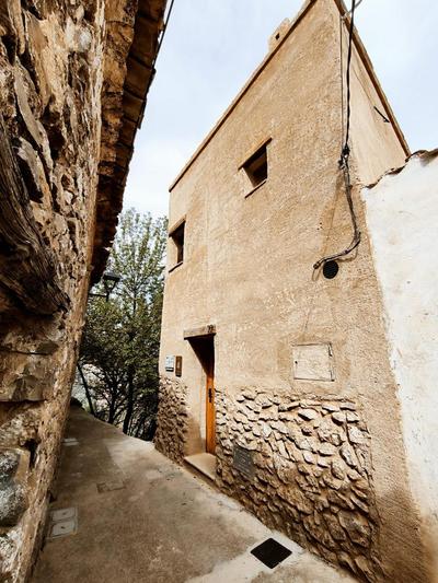 Cara Norte , Casa Rural-Castillo de Villamalefa