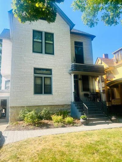 Luxe Downtown Historic Victorian, Premiere Location!