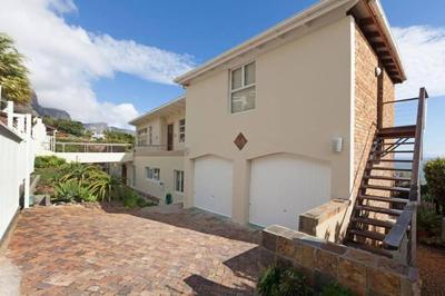 3 Bedroom house in Camps Bay