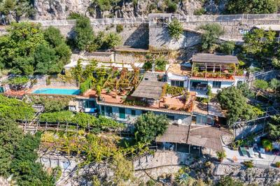Luxury villa with swimming pool and access to the sea, Amalfi coast