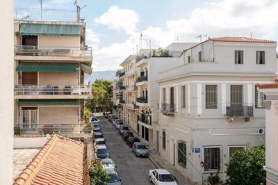 1BR Thiseio Charm - 10 Minutes From Acropolis