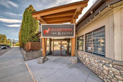 Invermere Inn & Suites